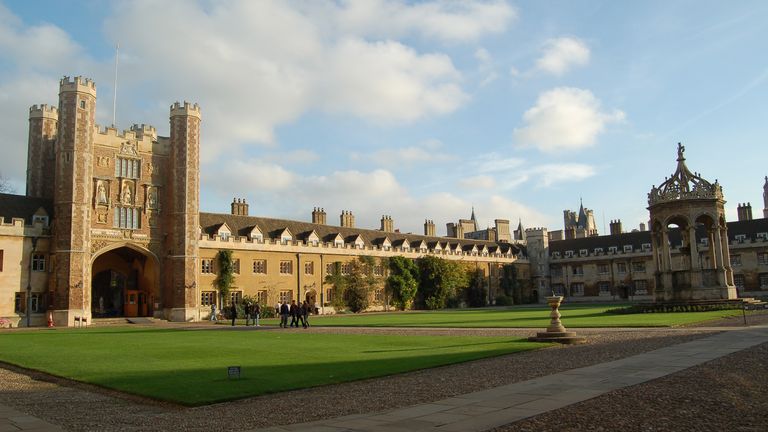 英国圣安德鲁斯大学（英国圣安德鲁斯大学世界排名）