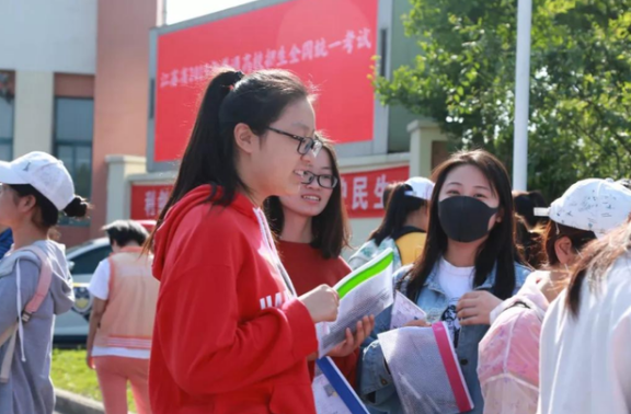 高考上专科和单招上专科，两者有啥不同？招生办主任的话点醒众人