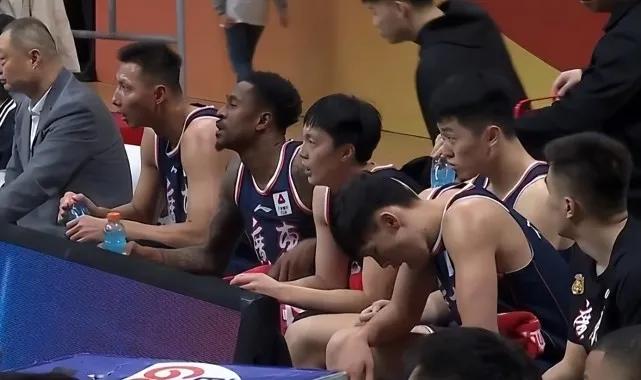 今年的cba在哪里看直播（CBA明日五战，广东、辽宁、吉林三杀对手，北京德比战CCTV5直播）-趣拿体育