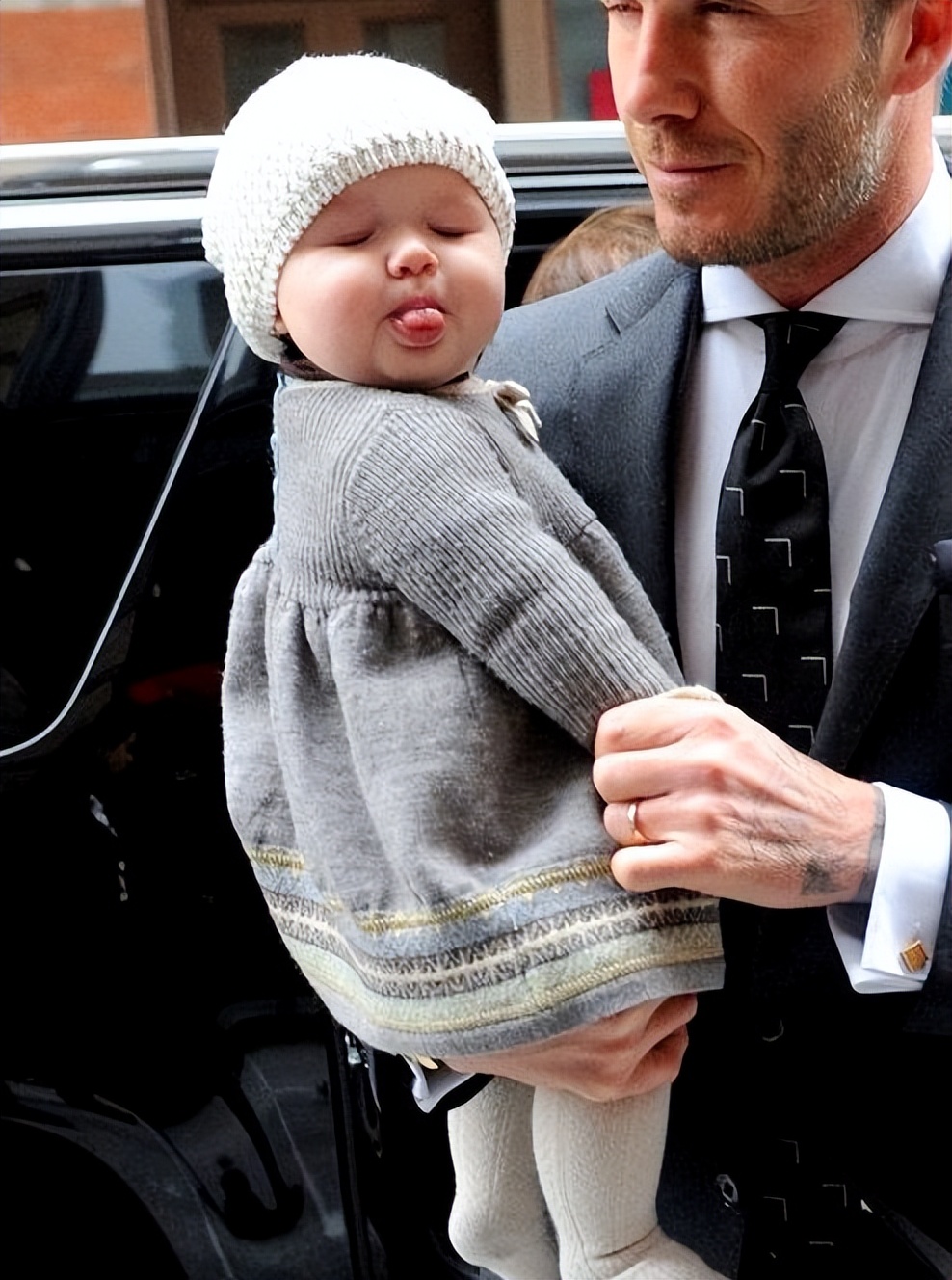 贝克汉姆几个孩子 贝克汉姆的孩子有几个-佳迪双