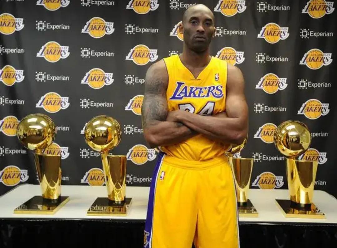 為什么女的喜歡nba（深度揭秘：蕓蕓眾星，為何很多人獨愛科比？（難得好文））
