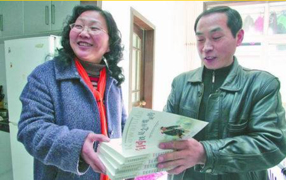 89年一邮递员私自截留1500元，19年后女儿寻找“债主”，结果如何