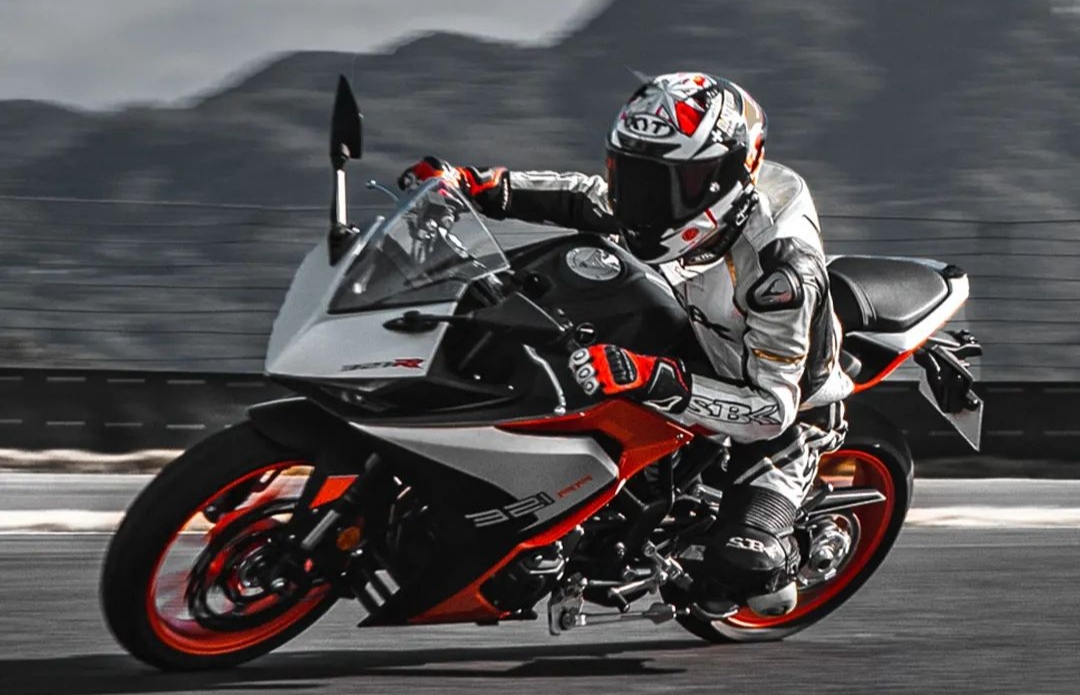 凯越轿车凯越321rr开始交车了