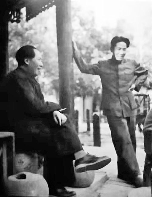 毛主席和刘思齐，八岁见面认干女儿，劝女儿改嫁说：是时候了