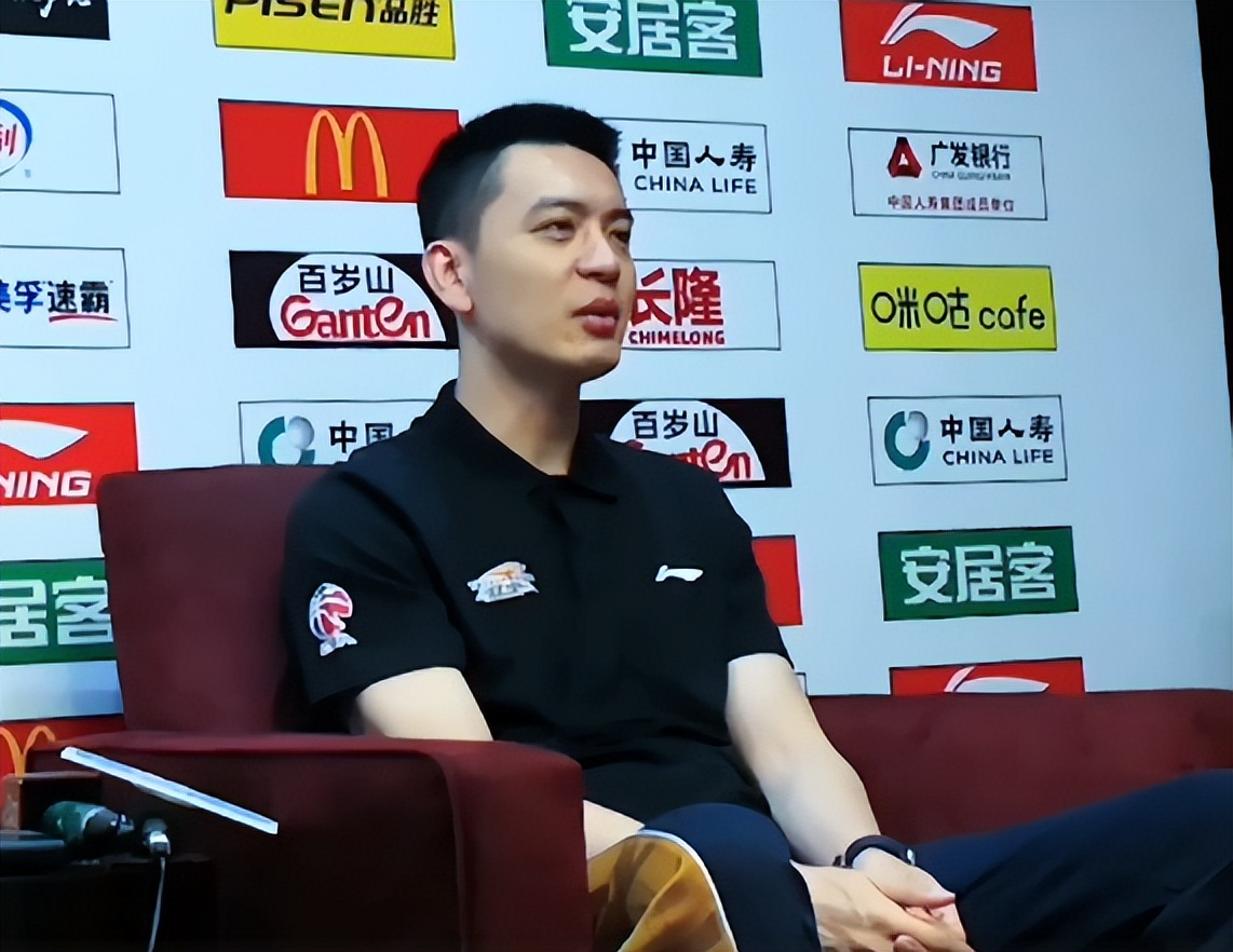 CBA第一帅杨鸣：他的帅，当今娱乐圈无人可以复制