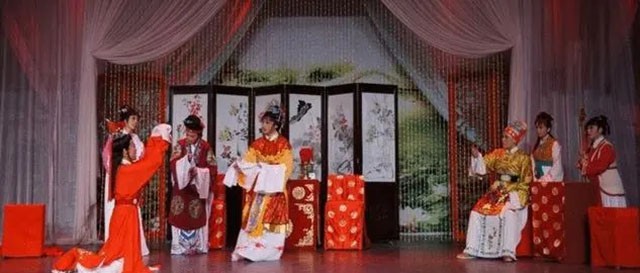 国乒文体恋仅蔡振华圆满，相濡以沫34年，曾和妻子住15平米小屋