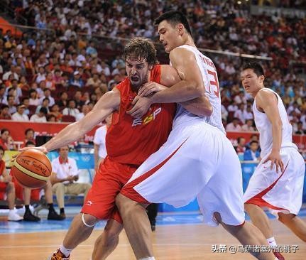 差点创造历史，08年奥运会，最强的中国男篮是怎么把好牌打烂的？