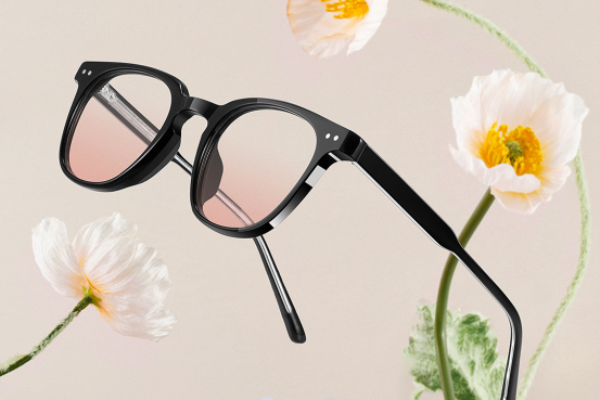 CAPONI眼镜：今年爆火的腮红眼镜，素颜也能美成花