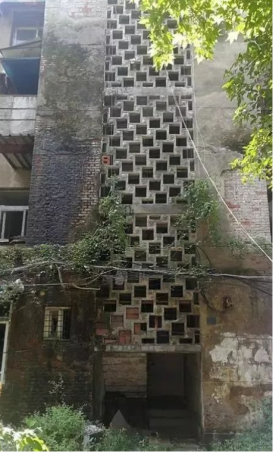 2007年一女大学生失踪，父母卖房找遍全国，12年后被民警意外发现