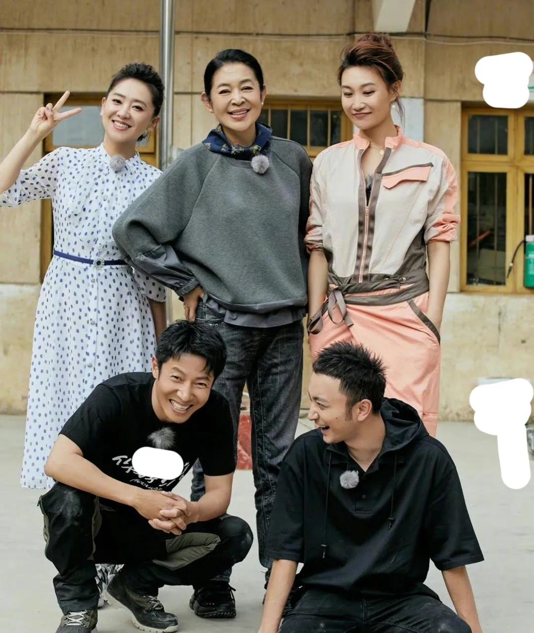 央视主持人神奇的亲戚网：撒贝宁有个亲妹妹，刚强和徐春妮是夫妻