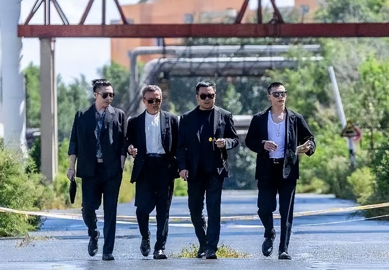 殡葬行业版《西虹市首富》，花300万办葬礼的《东北告别天团》