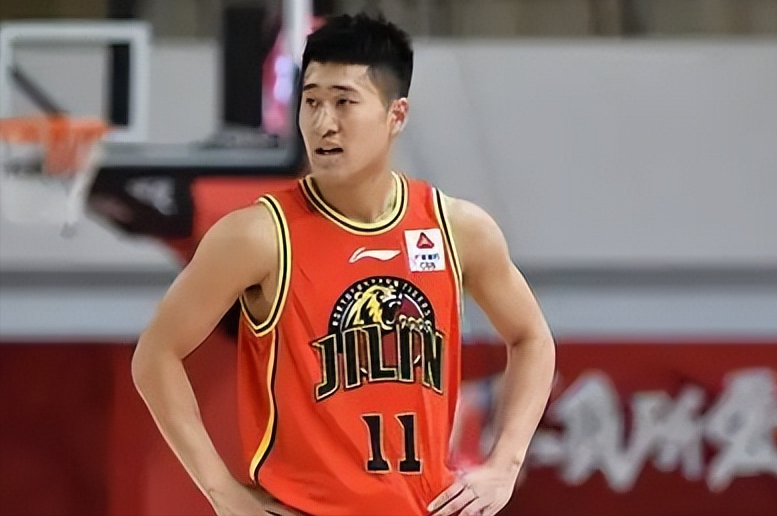 中国男篮22号球员是谁(中国男篮公布2队16人名单，最大22最小18，最高2米17，均分最高17)