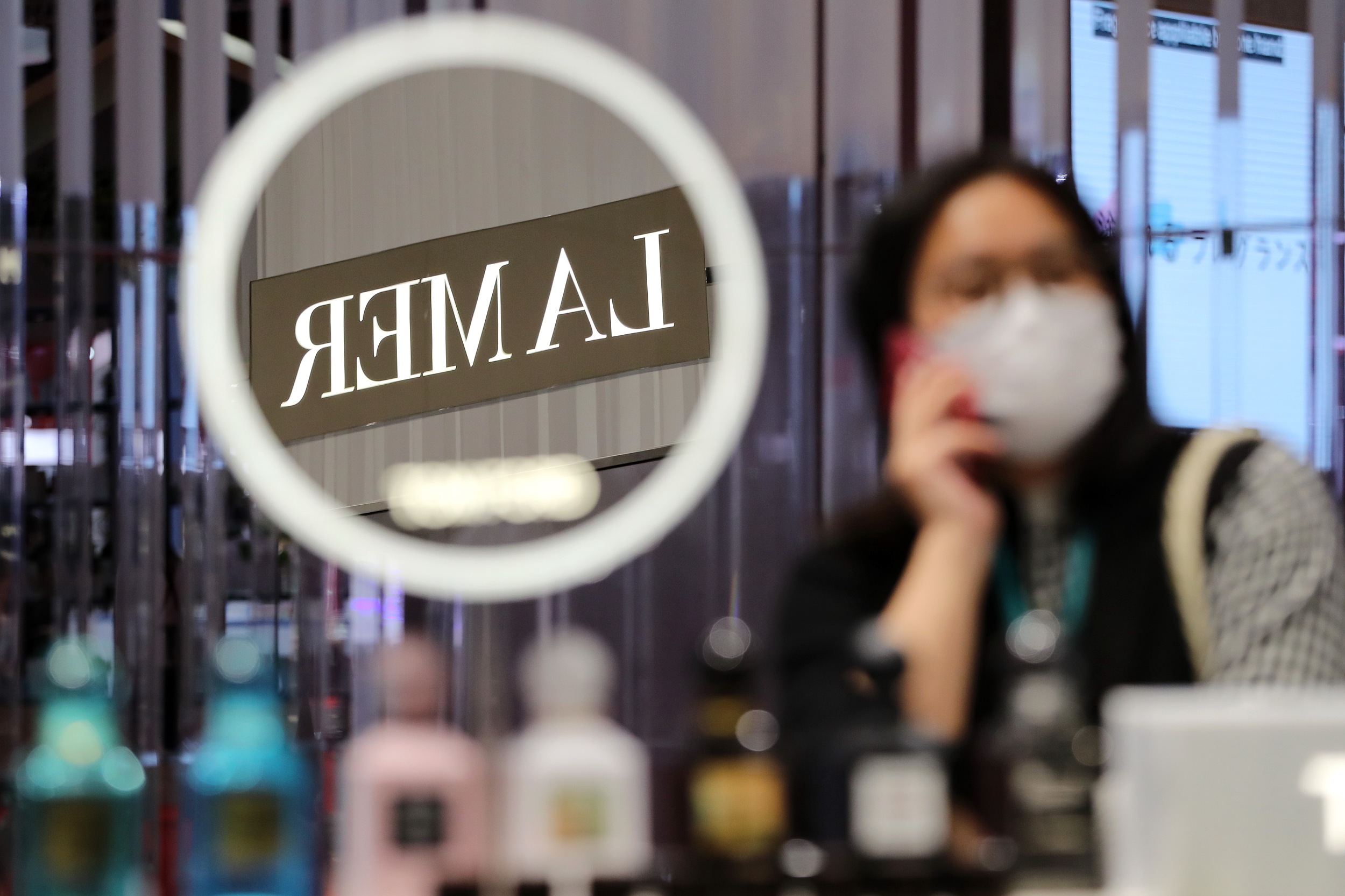 歐萊雅化妝品怎么樣（在華爭斗30年，雅詩蘭黛敗給了歐萊雅）