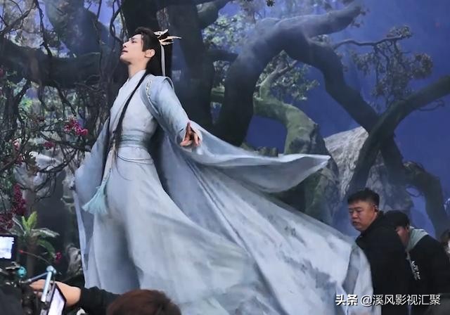《长月烬明》2023年初上线，未播先火高颜值，罗云熙古装太帅了