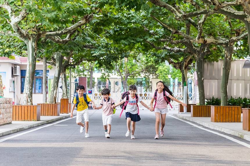 打乒乓球能长高吗(学乒乓球对青少年儿童的好处？未来升学政策分析)