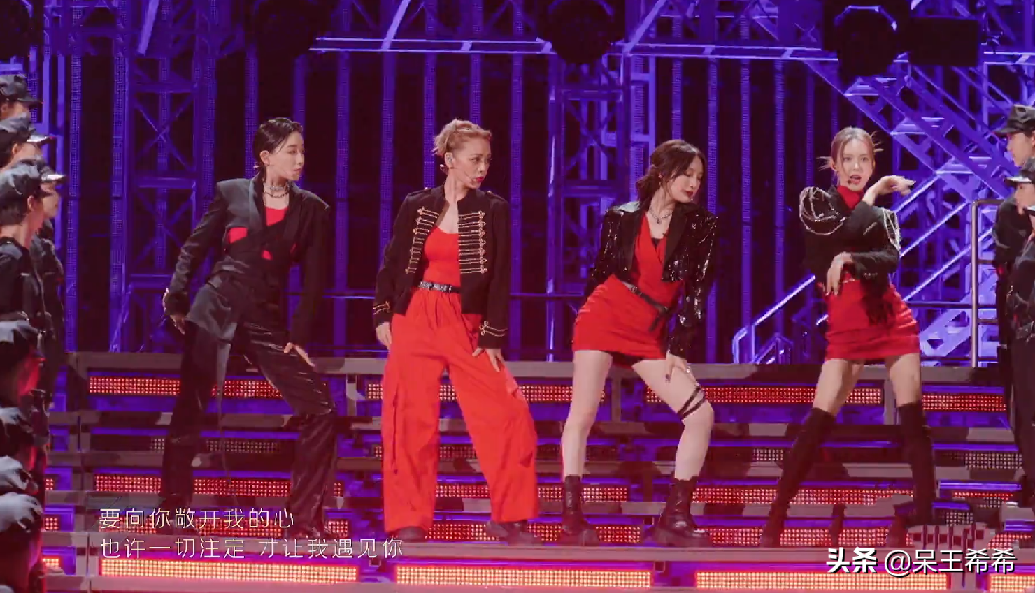 《乘风破浪的姐姐》四公：成功的舞台，不成功的选曲