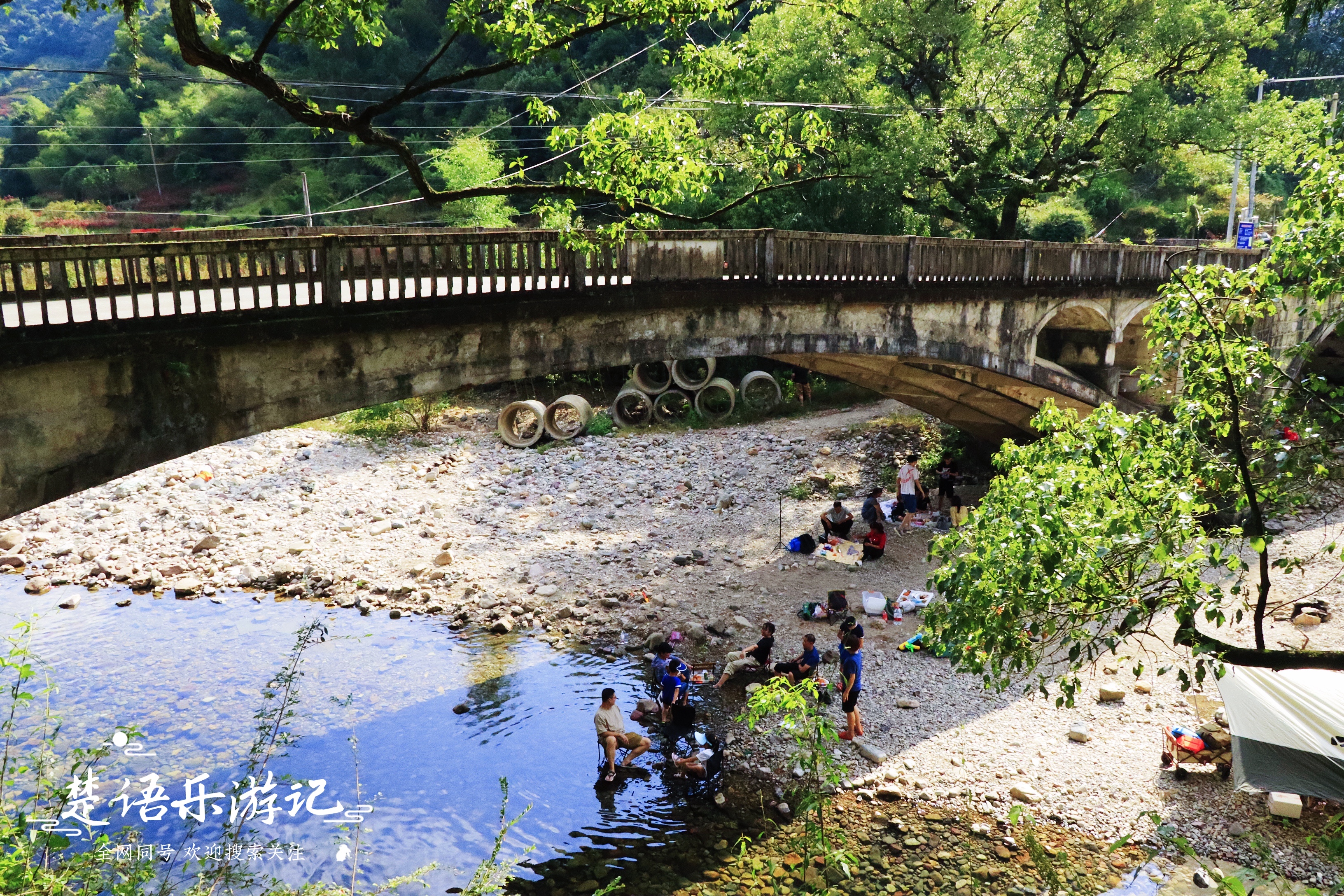 东莞清溪哪里好玩(奉化这个古村自称“人间仙境”，清溪流淌美如画，成为玩水胜地)