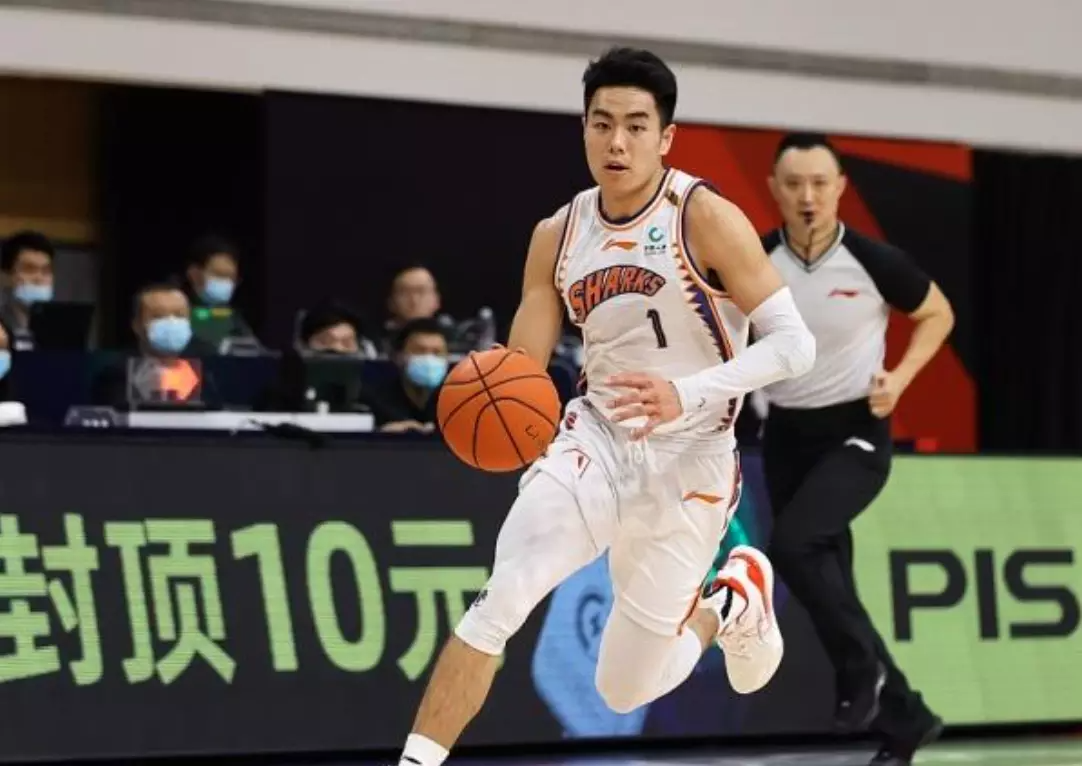 李添荣为什么没上cba（撞上新秀墙，李添荣状态大幅下滑有原因，第二阶段或有望迎来复苏）