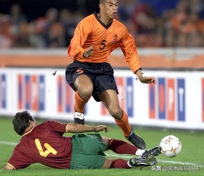 02年世界杯荷兰vs葡萄牙(02年世界杯葡萄牙悲壮之旅，慢热轻敌输关键战，菲戈无力挽回败局)