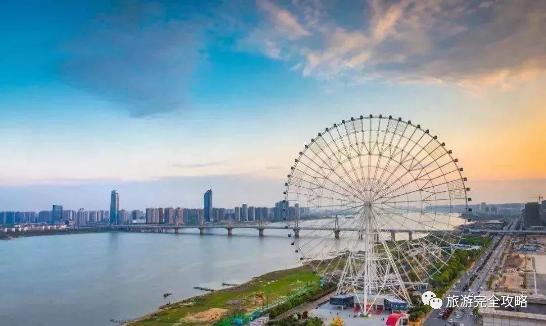 南昌十大最美景点top榜01梅岭─滕王阁>> 国家风景名胜区02瑶湖>>03