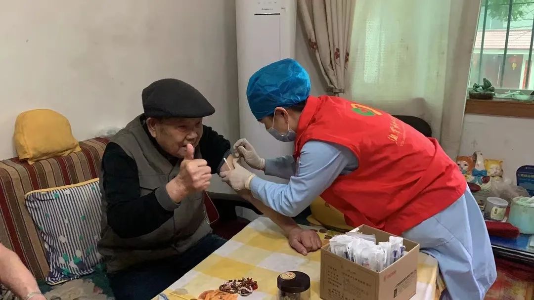 当“天使白”遇见“志愿红”，惠景人这样学雷锋