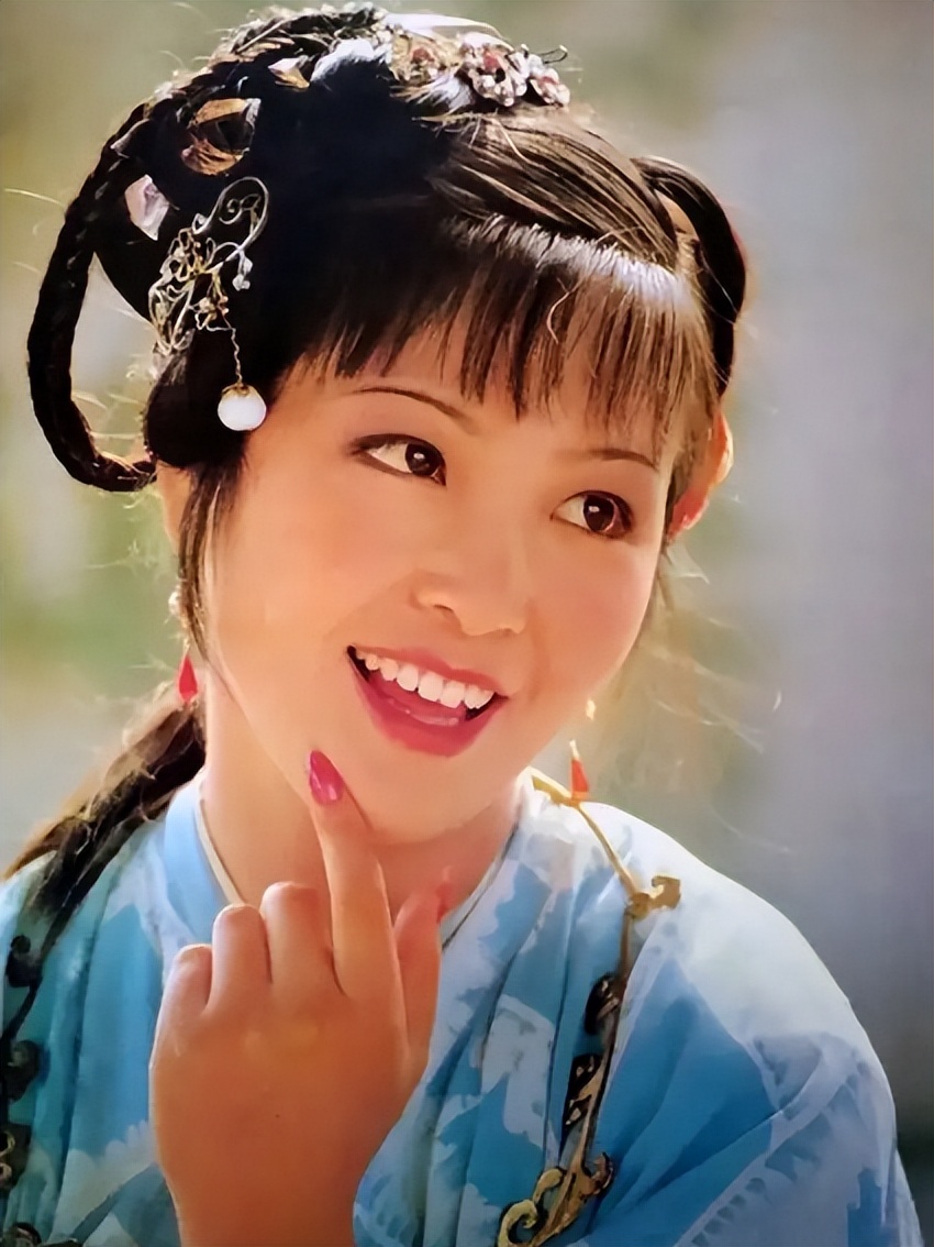 红楼梦描写人物外貌的句子(老一辈的顶级审美) - 火句子