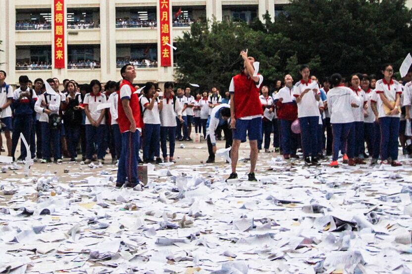 高三学生教辅资料有70%空白，是浪费吗？高考成绩690分能说明问题