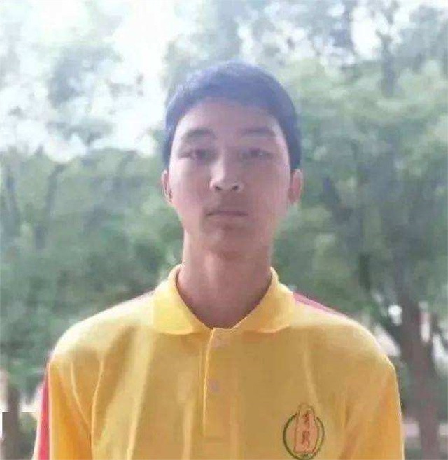 何润琪：带着妈妈遗照上清华，这个湖南文科状元的故事让人唏嘘