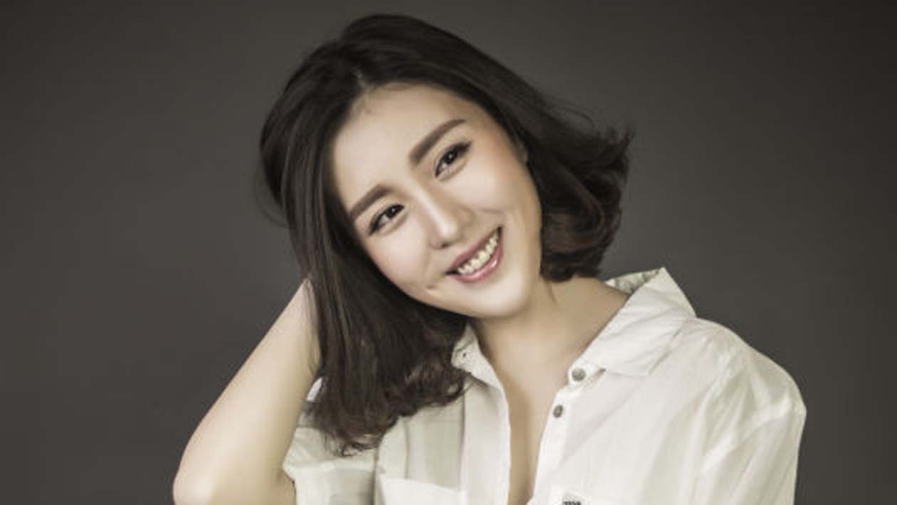 15年前,离开赵本山的"赵四"关小平,如今住豪宅开酒厂