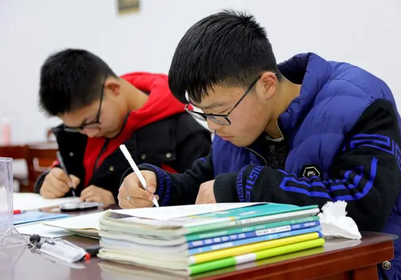 上大学应该选省内还是选省外？两者之间的差距，可不是一星半点