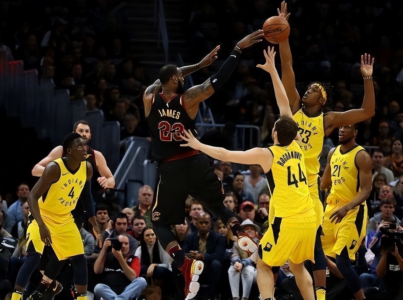 詹姆斯18年季后赛绝杀(季后赛绝杀之王!