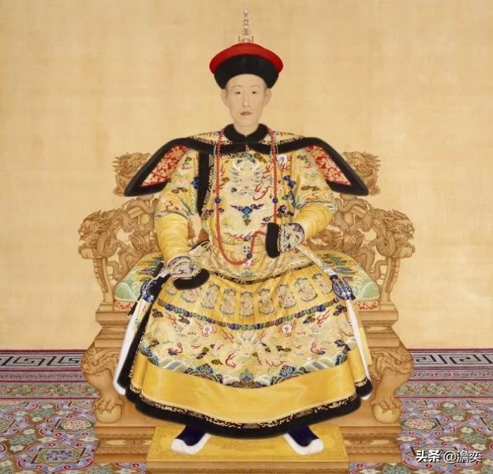 乾隆三十一年,执掌后宫的令皇贵妃魏氏生下了乾隆帝的小儿子永璘,当时