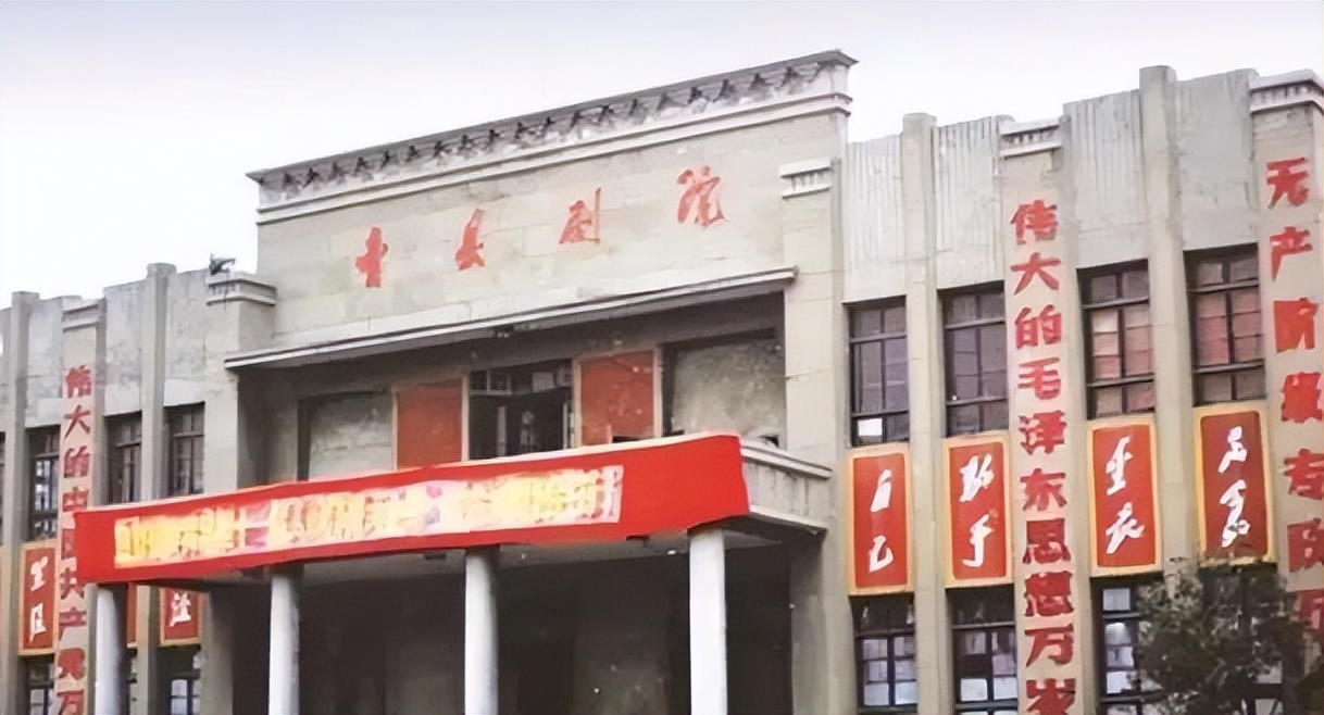 黃健翔98世界杯解說（大劇院里看球賽，是一種什么樣的體驗）