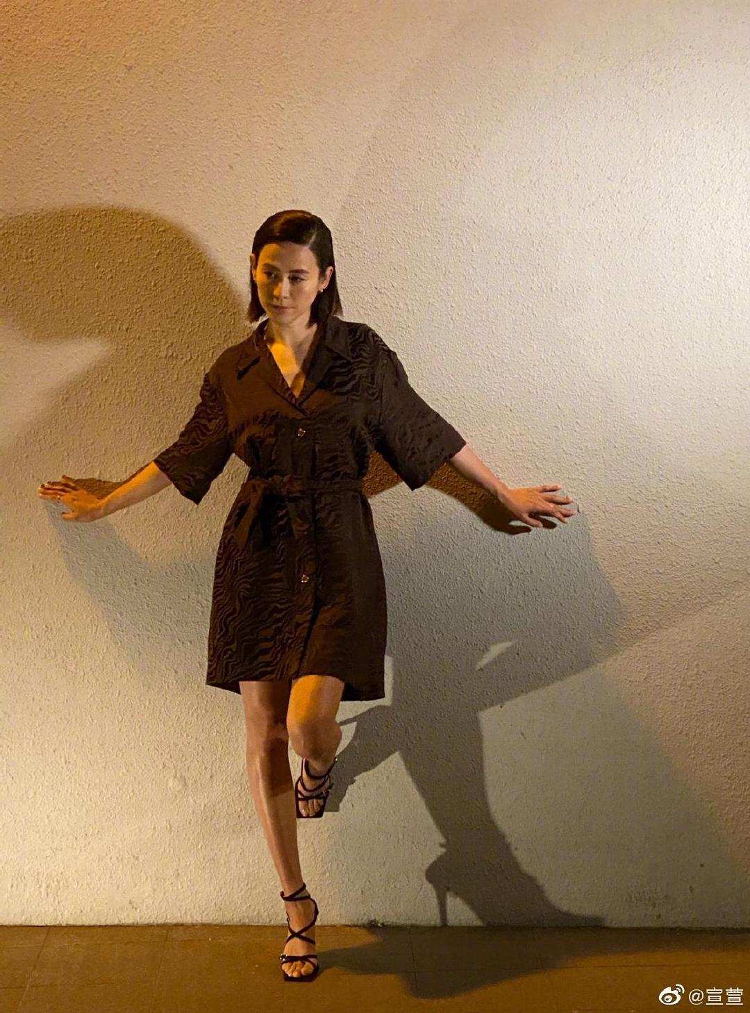 人气不减！51岁TVB前花旦冻龄有术，进驻社交平台两日吸粉55万