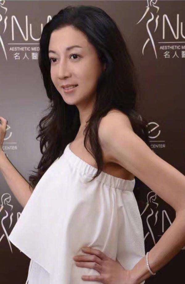 8位过气女明星窘况：卑微求工作，变脸被群嘲，徒留尴尬与心酸