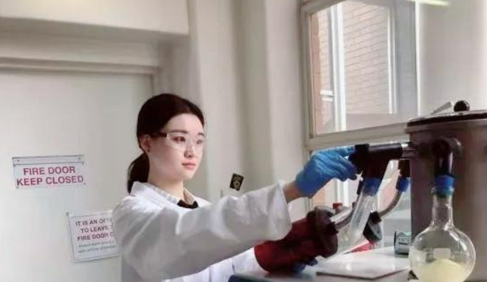 “双非”女博士入职西工大，有颜有才有气质，却因学历饱受质疑