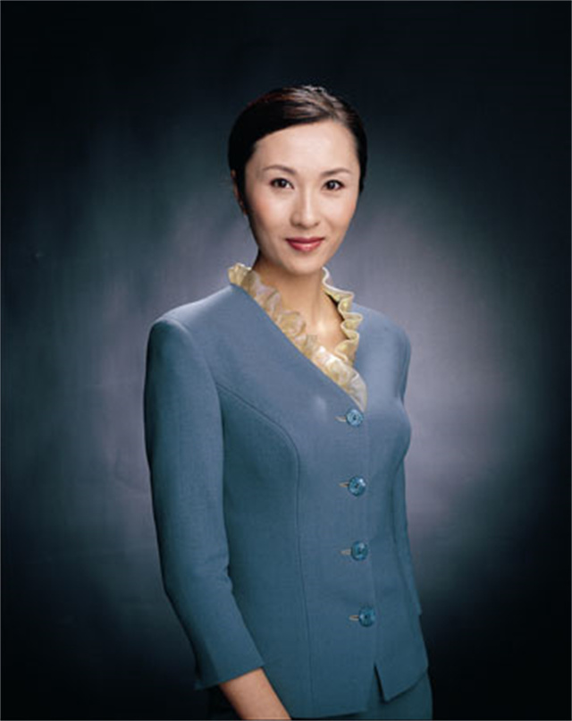 天水籍央视天气预报主持人——裴新华的家族背景让人连生羡慕