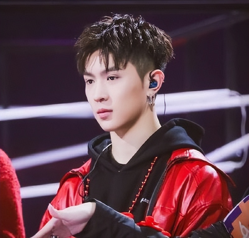 星二代泛滥、关系户扎堆、富二代遍地，娱乐圈已成为“世袭制”?