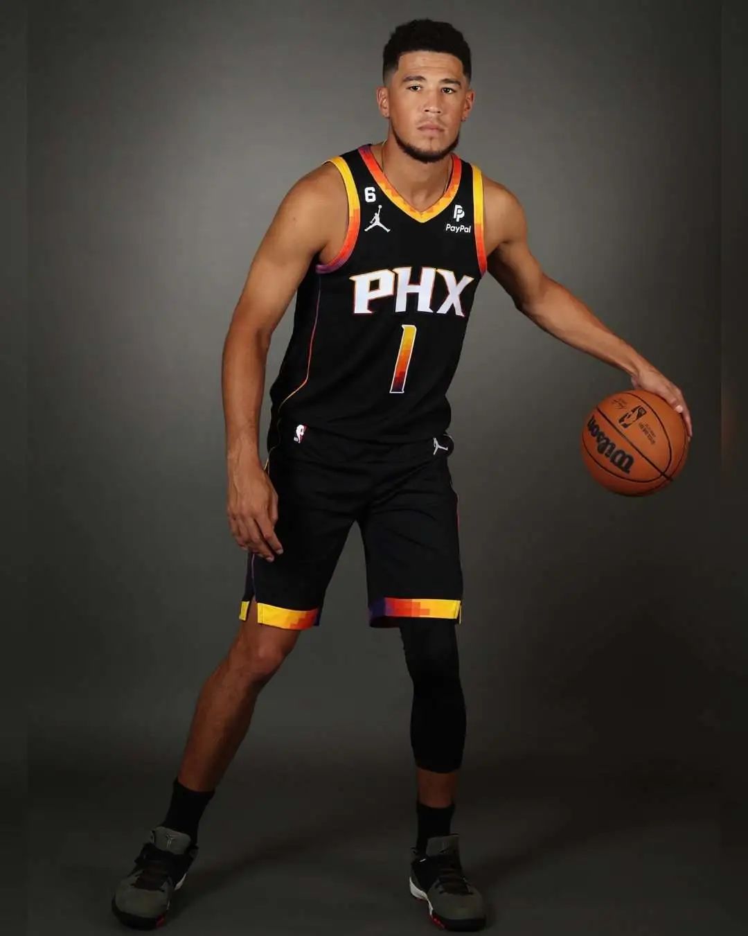 nba球鞋的牌子有哪些（NBA新赛季媒体日球鞋全盘点-眼花缭乱，惊喜不断）