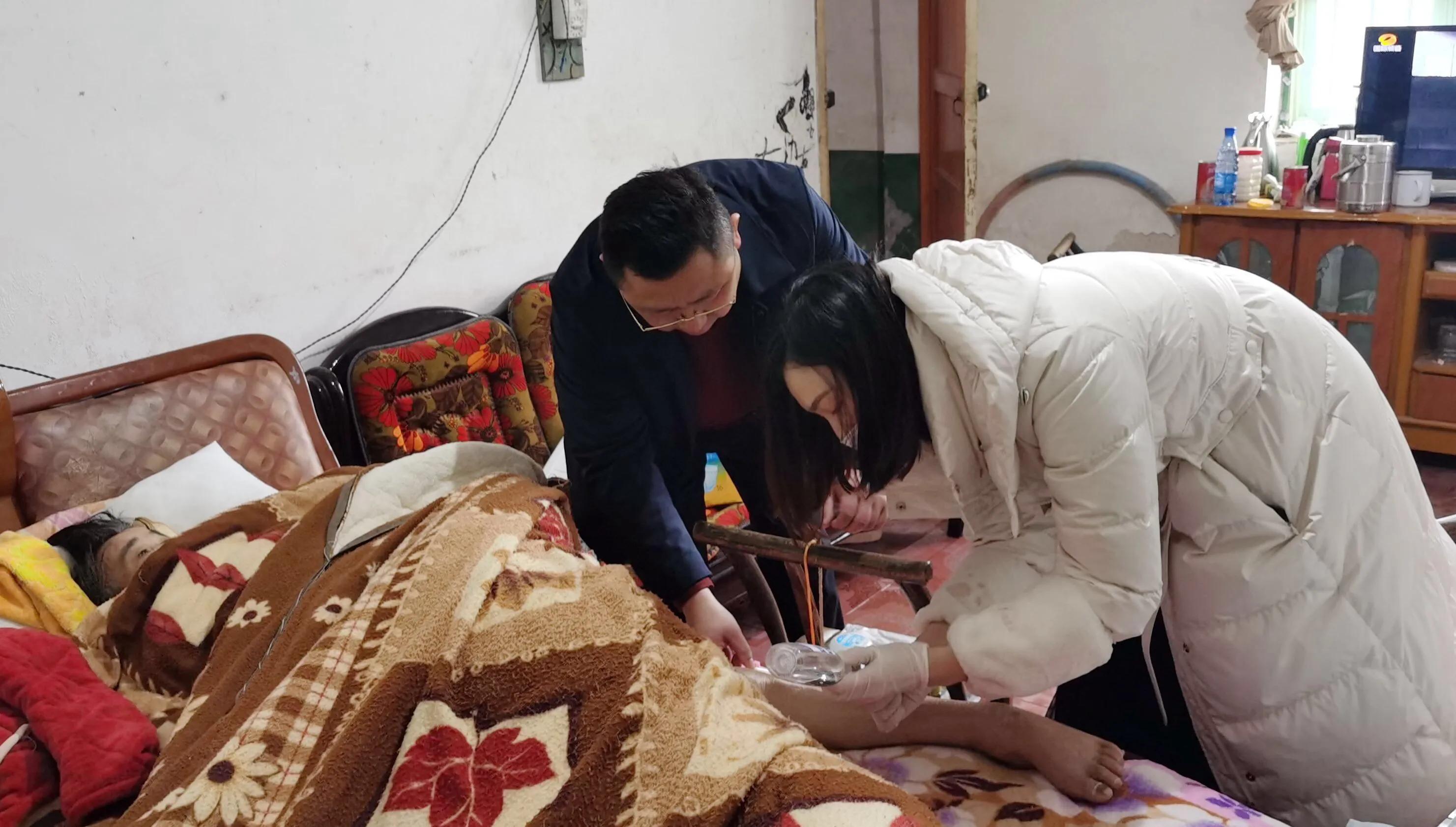 湘潭市第一人民医院开展“党员新春送温暖”志愿活动