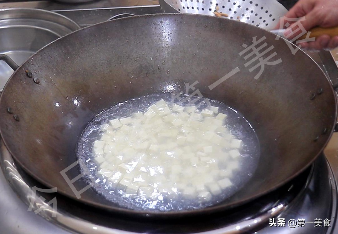 腊月二十五，推磨做豆腐，6种豆腐老做法，老传统年味重