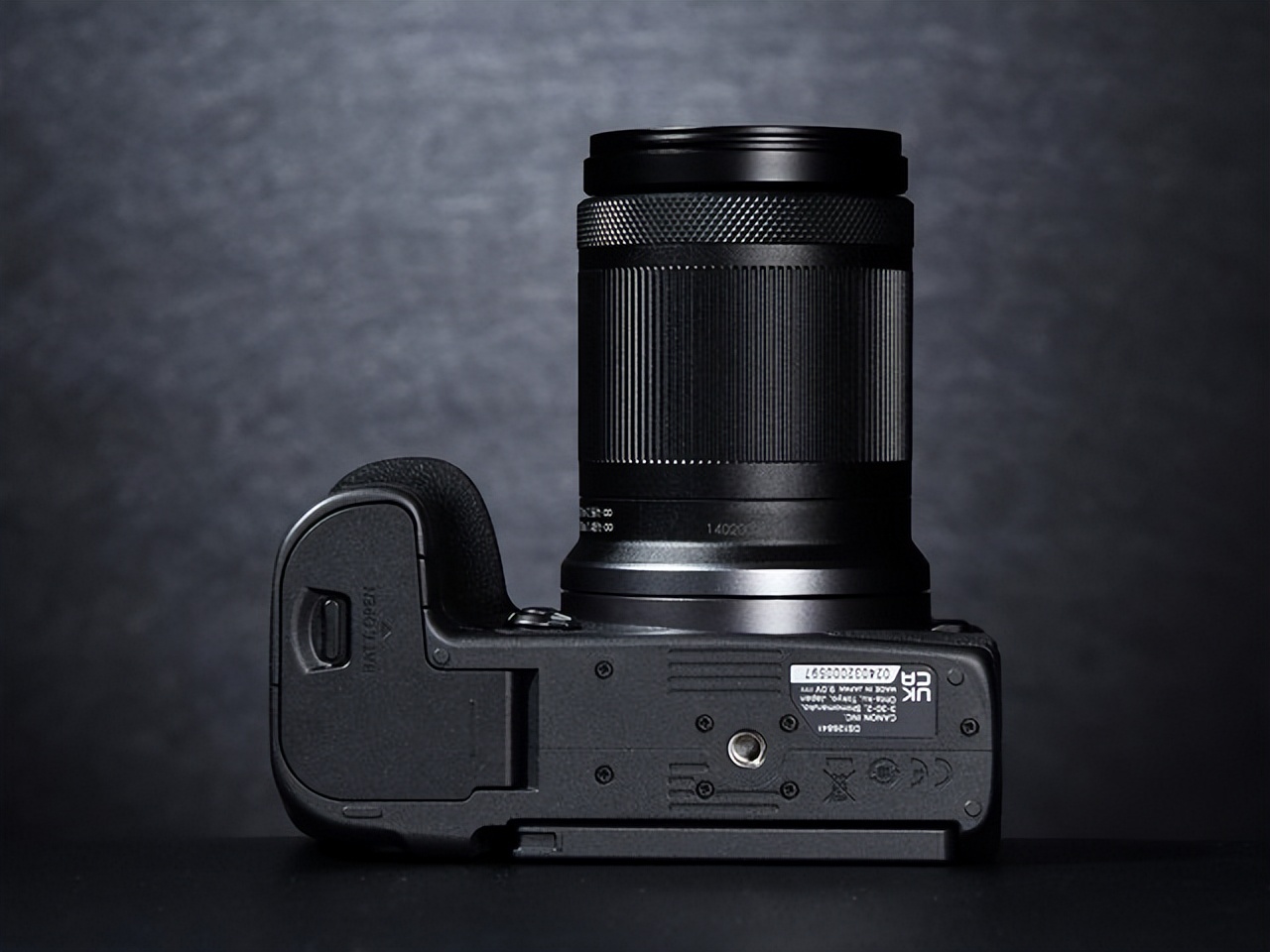 佳能EOS R7评测：全能的便携微单相机