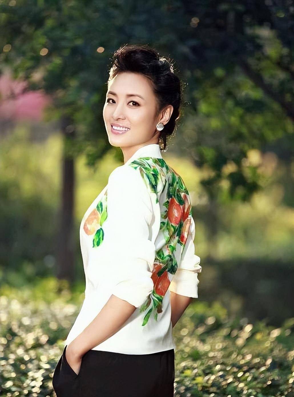 杨澜前夫张一兵 费翔被杨澜害惨了 - 天云网