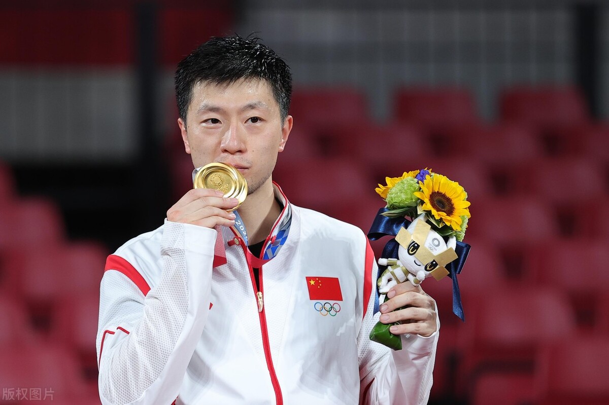 乒乓球第一次冠军是谁(两次参加世界大赛获得八枚金牌，这也是乒坛历史上第一人了？)