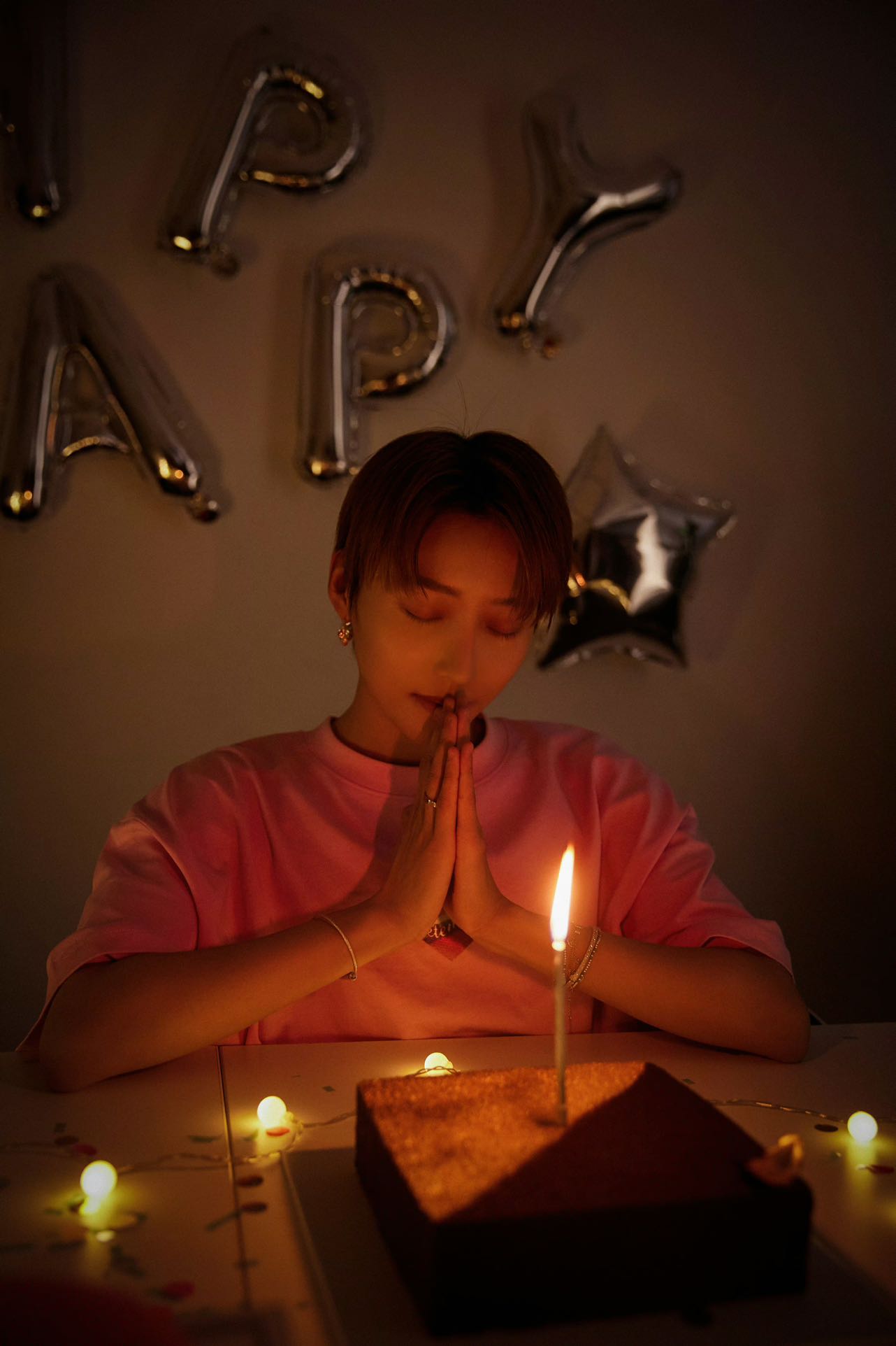 刘雨昕生日官宣新代言 多领域"开花"展多面魅力