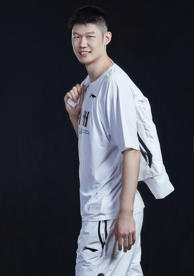 胡金秋小腿骨折)