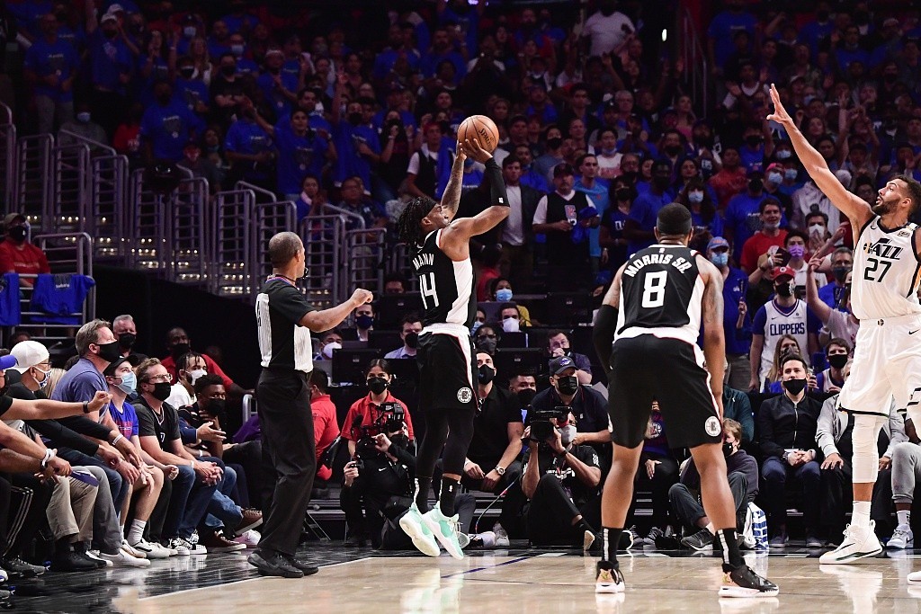 為什么nba中鋒移動那么快（被淘汰，被鄙視！論傳統中鋒在現代籃球里的重要性）