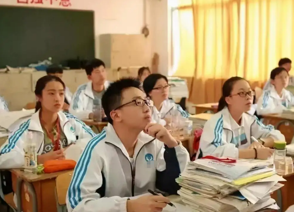 体育特长考生高考(高中生迎新消息，体育成绩或与高考报名挂钩，预计2023年实行)