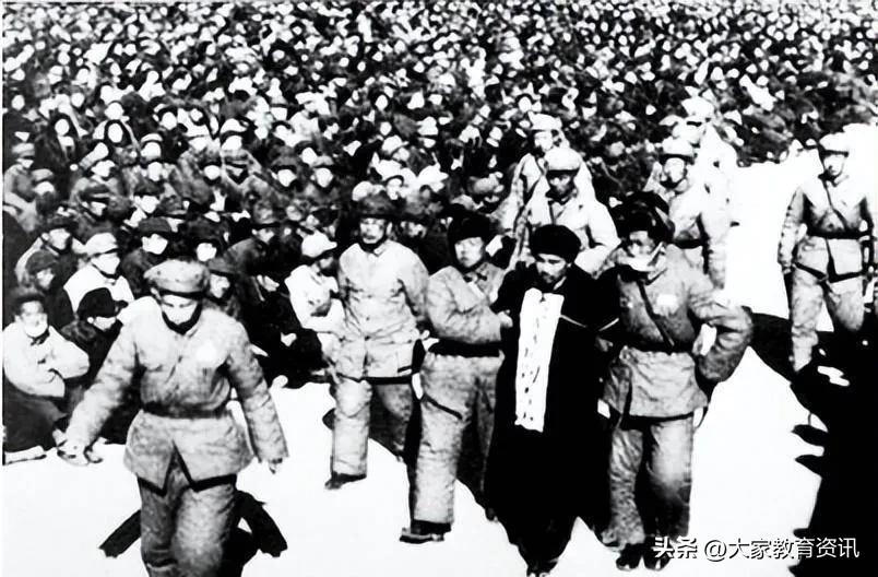 建国后，河北公审大贪污犯刘青山、张子善 ，判处死刑，立即执行