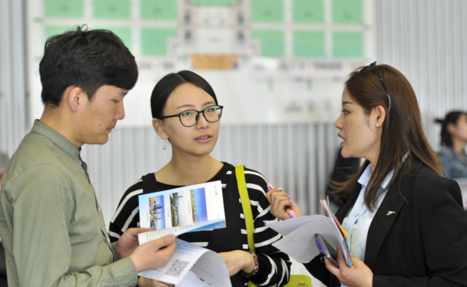 铁饭碗迎“好消息”，教师或要迎接周中假，上下班时间也有变化